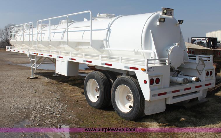 image for item I7487 Custom Built 130-BLL vacuum trailer