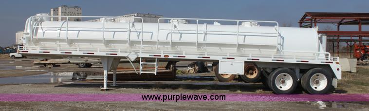 image for item I7487 Custom Built 130-BLL vacuum trailer