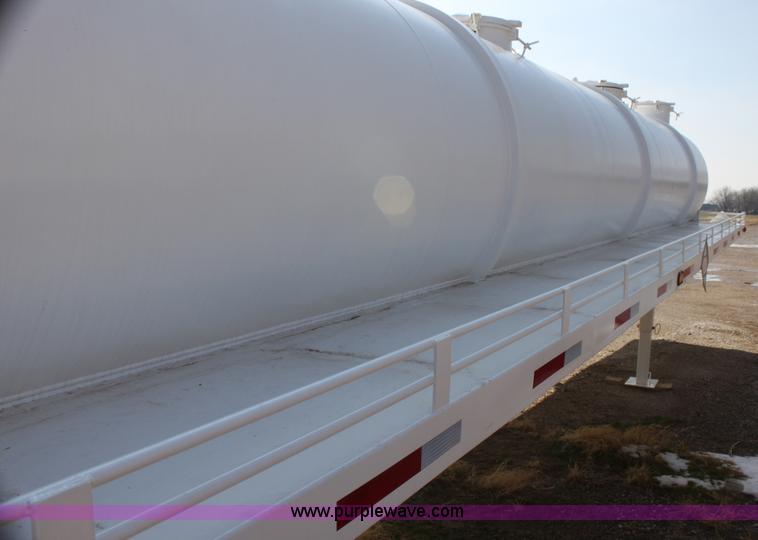 image for item I7487 Custom Built 130-BLL vacuum trailer