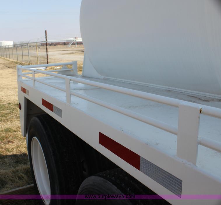 image for item I7487 Custom Built 130-BLL vacuum trailer