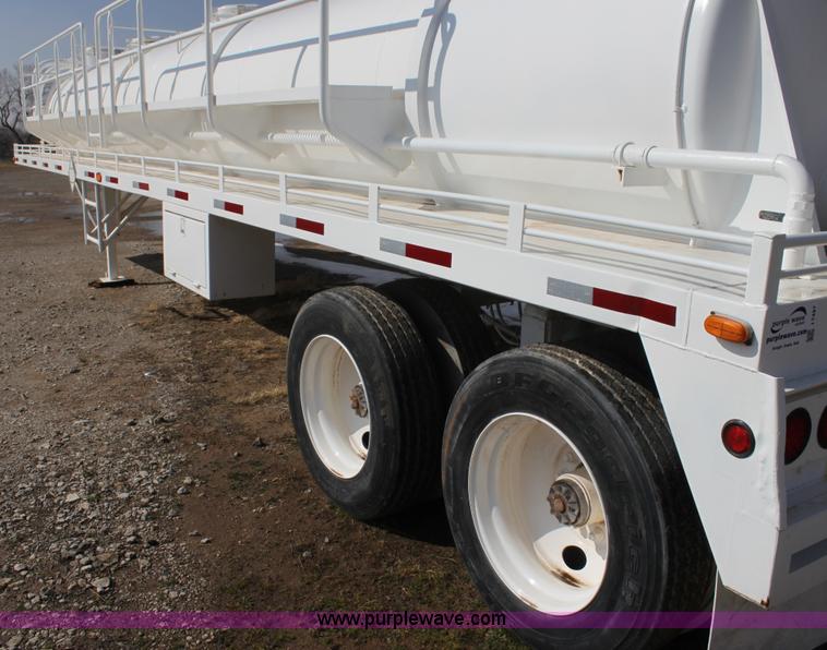 image for item I7487 Custom Built 130-BLL vacuum trailer