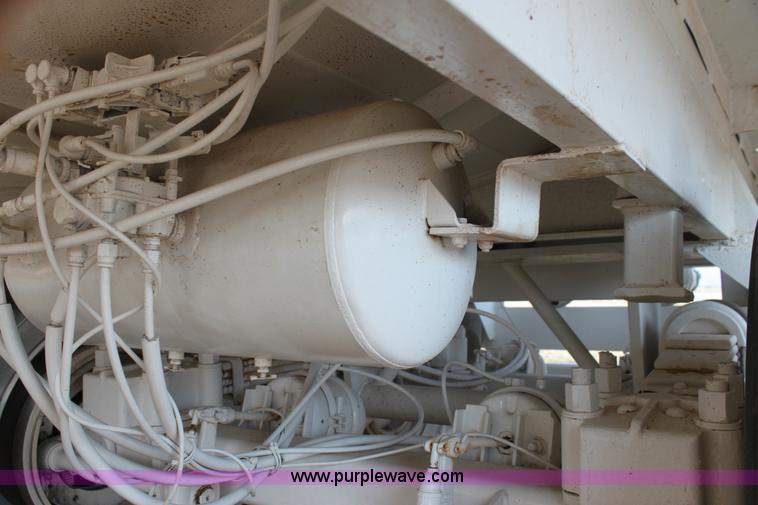 image for item I7487 Custom Built 130-BLL vacuum trailer