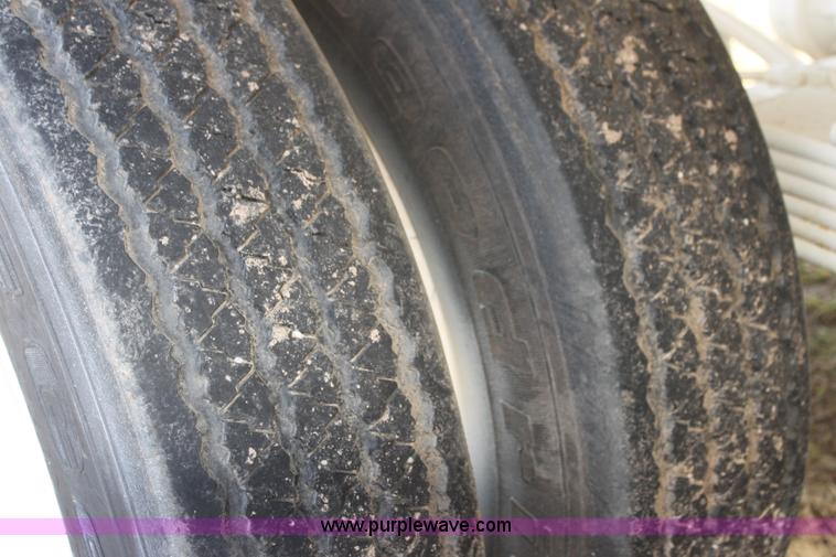 image for item I7487 Custom Built 130-BLL vacuum trailer