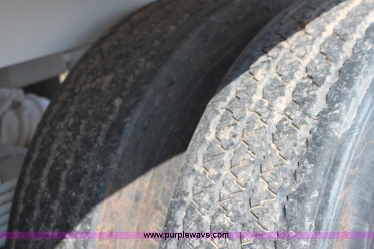 image for item I7487 Custom Built 130-BLL vacuum trailer