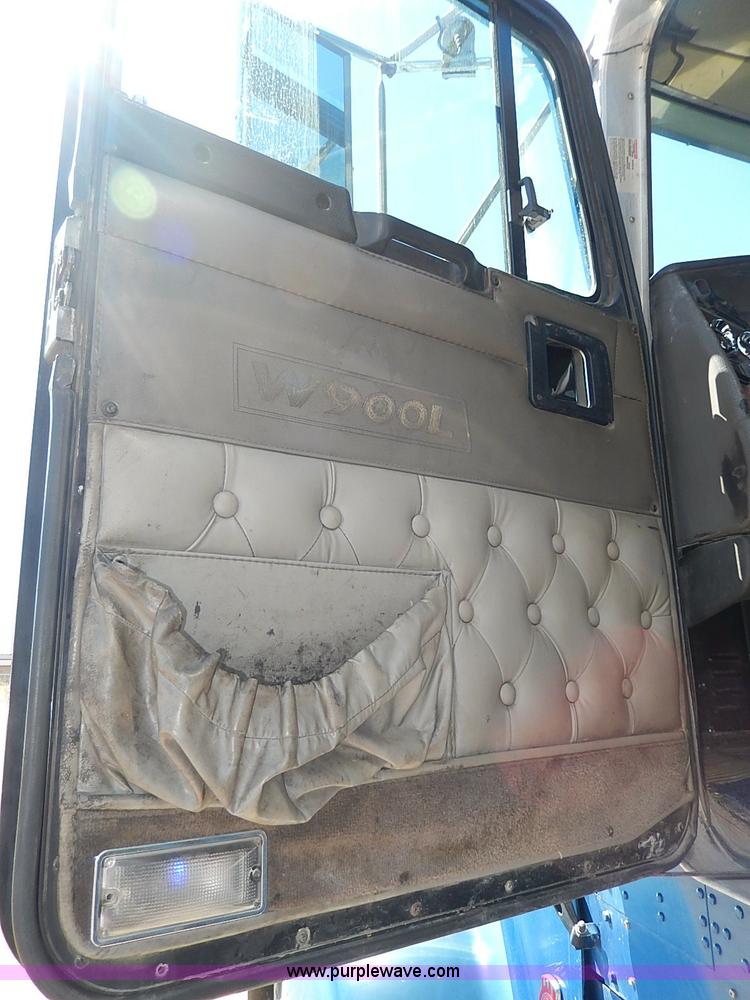 image for item I9298 2005 Kenworth W900L semi truck