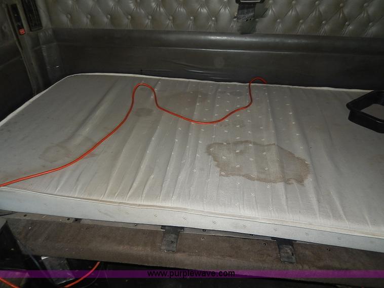 image for item I9298 2005 Kenworth W900L semi truck