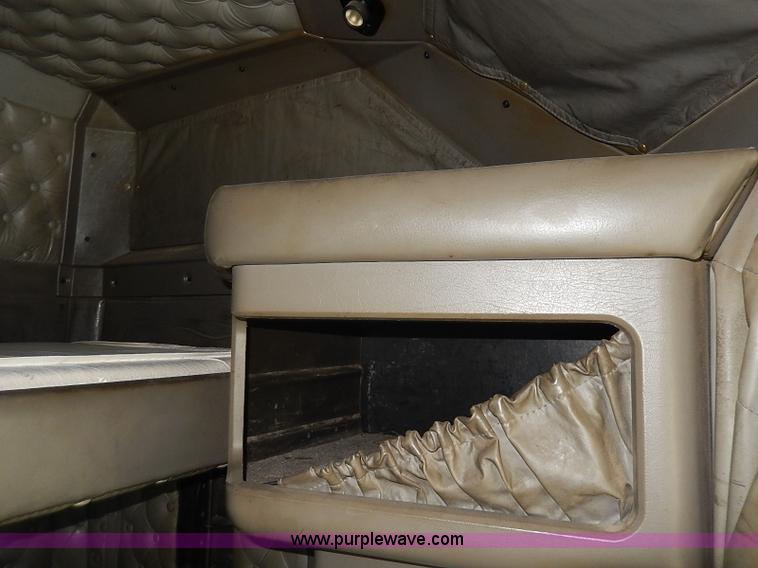 image for item I9298 2005 Kenworth W900L semi truck