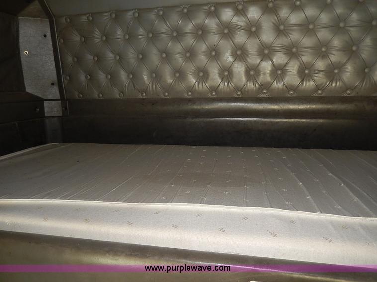 image for item I9298 2005 Kenworth W900L semi truck