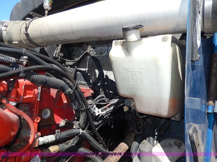 image for item I9298 2005 Kenworth W900L semi truck