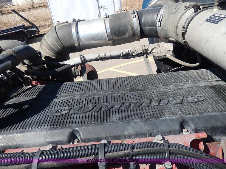 image for item I9298 2005 Kenworth W900L semi truck