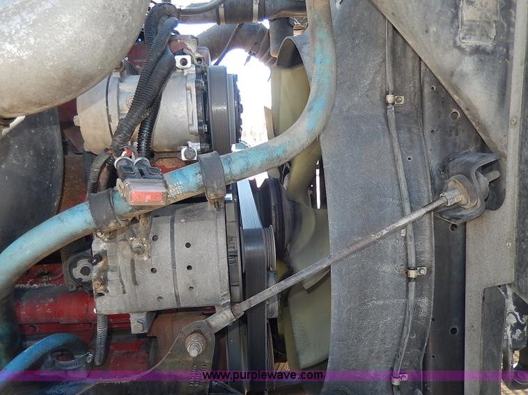 image for item I9298 2005 Kenworth W900L semi truck