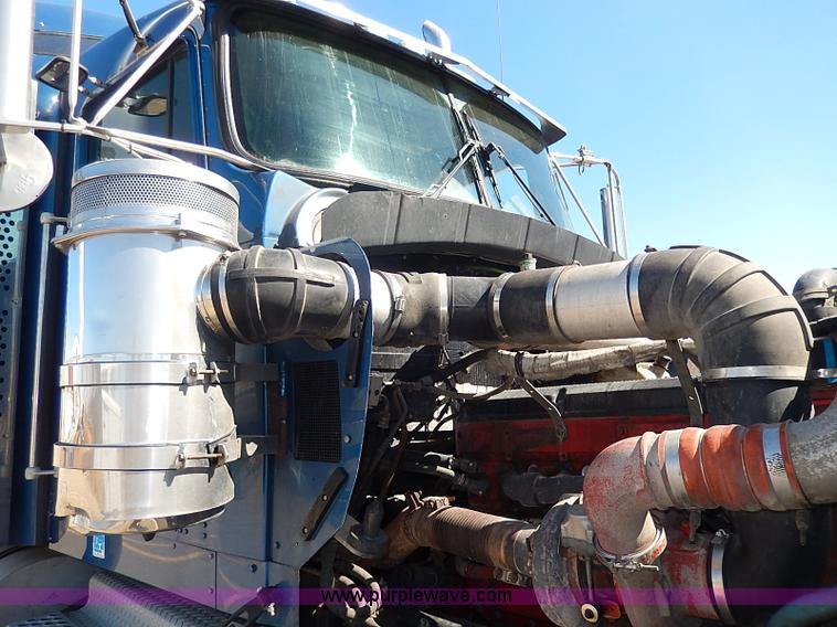 image for item I9298 2005 Kenworth W900L semi truck