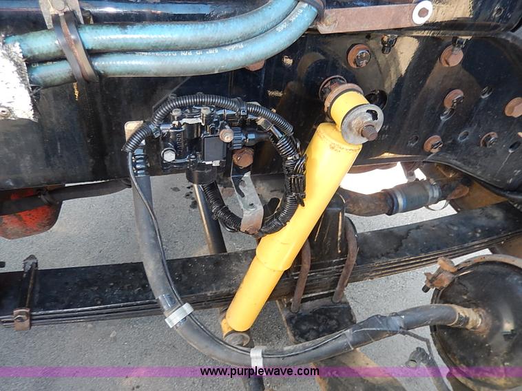 image for item I9298 2005 Kenworth W900L semi truck