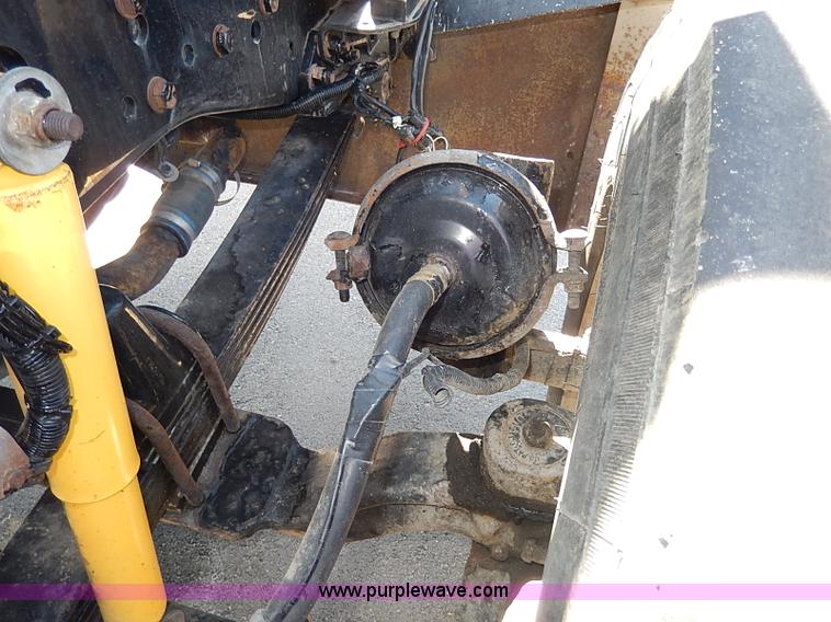 image for item I9298 2005 Kenworth W900L semi truck