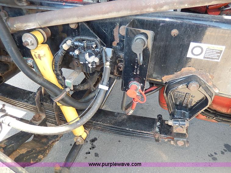 image for item I9298 2005 Kenworth W900L semi truck