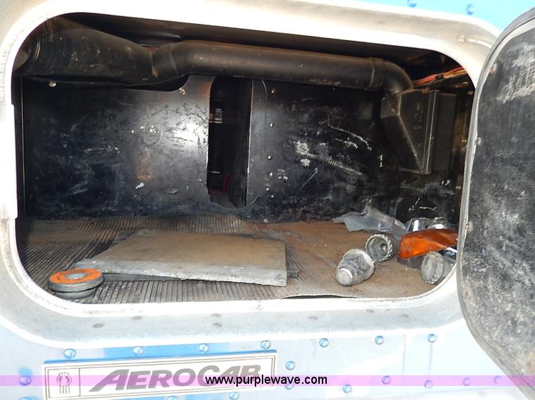 image for item I9298 2005 Kenworth W900L semi truck