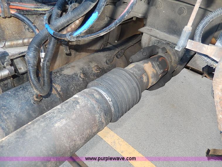 image for item I9298 2005 Kenworth W900L semi truck