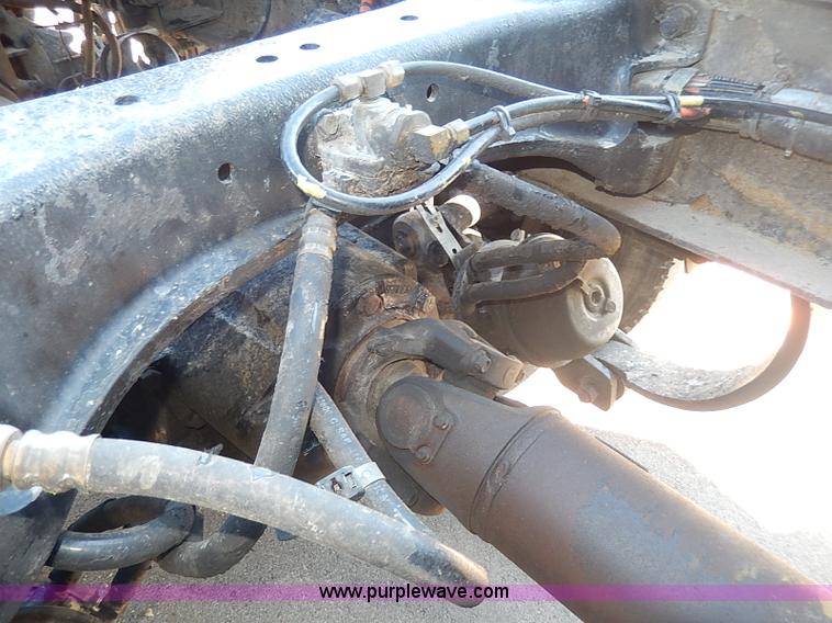 image for item I9298 2005 Kenworth W900L semi truck