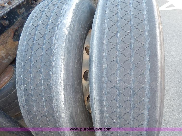 image for item I9298 2005 Kenworth W900L semi truck