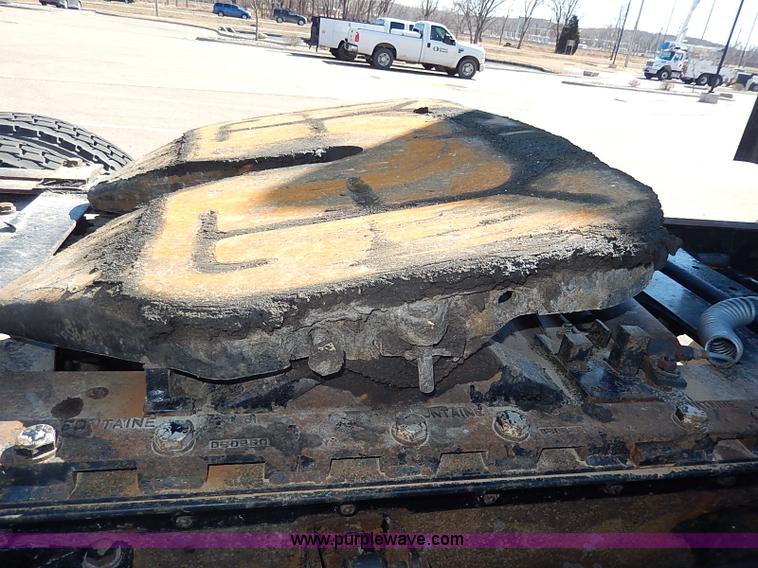 image for item I9298 2005 Kenworth W900L semi truck