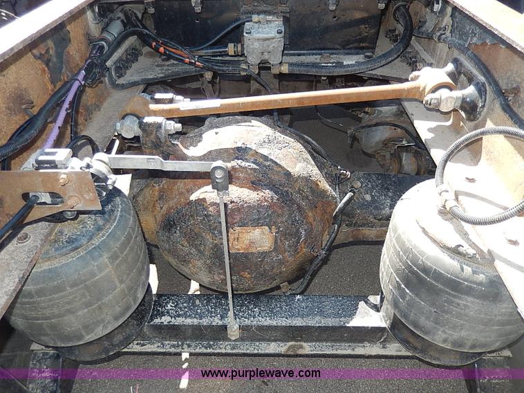 image for item I9298 2005 Kenworth W900L semi truck