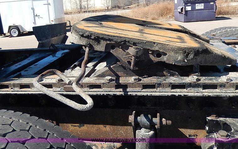 image for item I9298 2005 Kenworth W900L semi truck