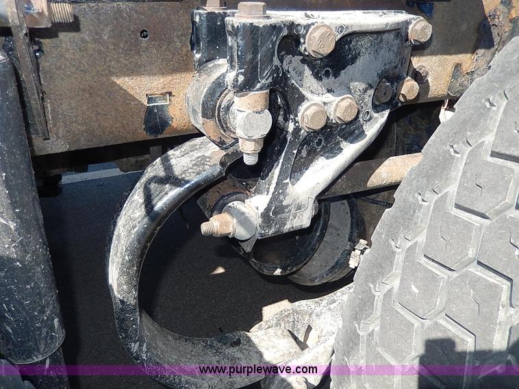 image for item I9298 2005 Kenworth W900L semi truck