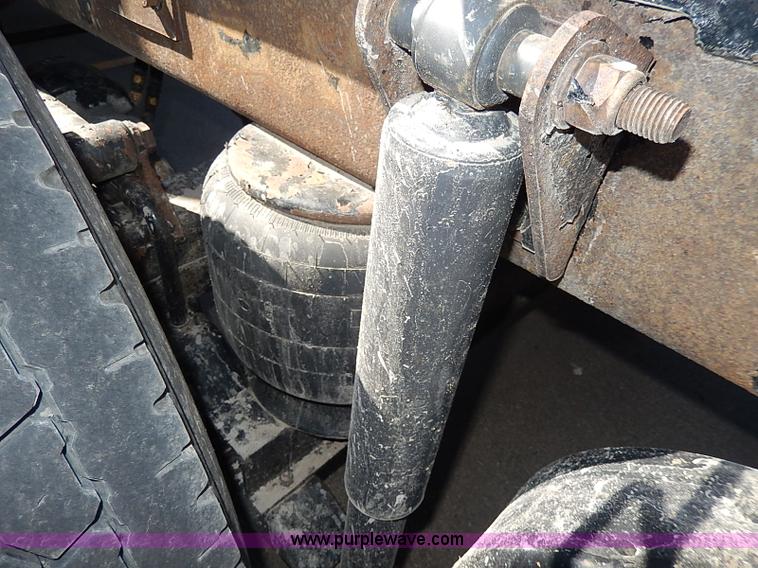 image for item I9298 2005 Kenworth W900L semi truck