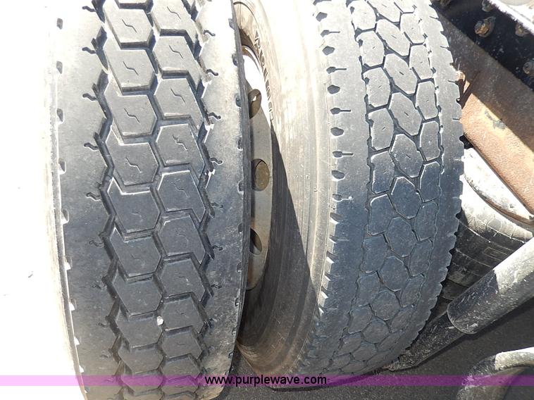 image for item I9298 2005 Kenworth W900L semi truck