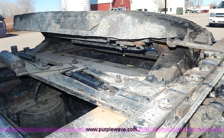 image for item I9298 2005 Kenworth W900L semi truck