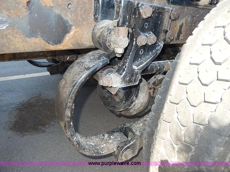 image for item I9298 2005 Kenworth W900L semi truck