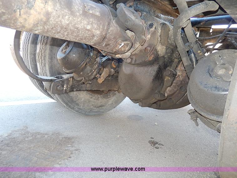 image for item I9298 2005 Kenworth W900L semi truck