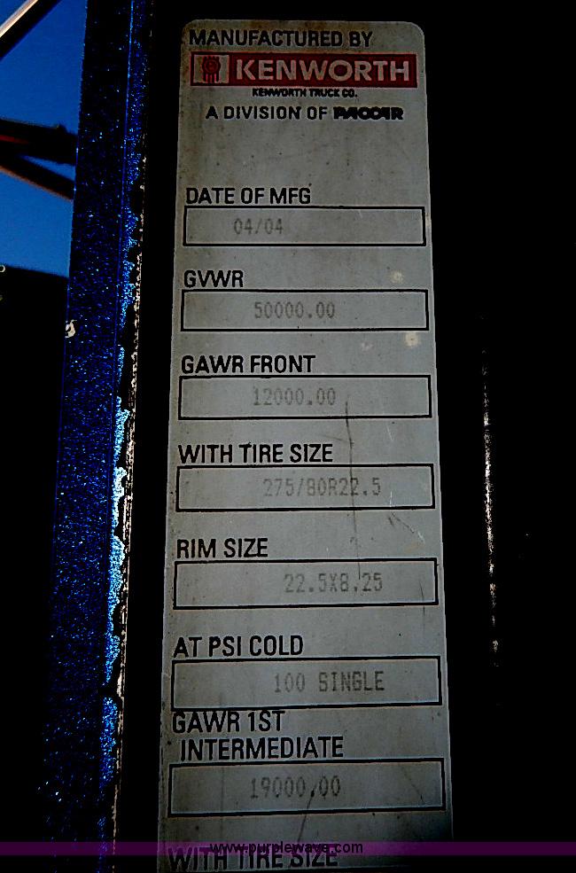 image for item I9298 2005 Kenworth W900L semi truck