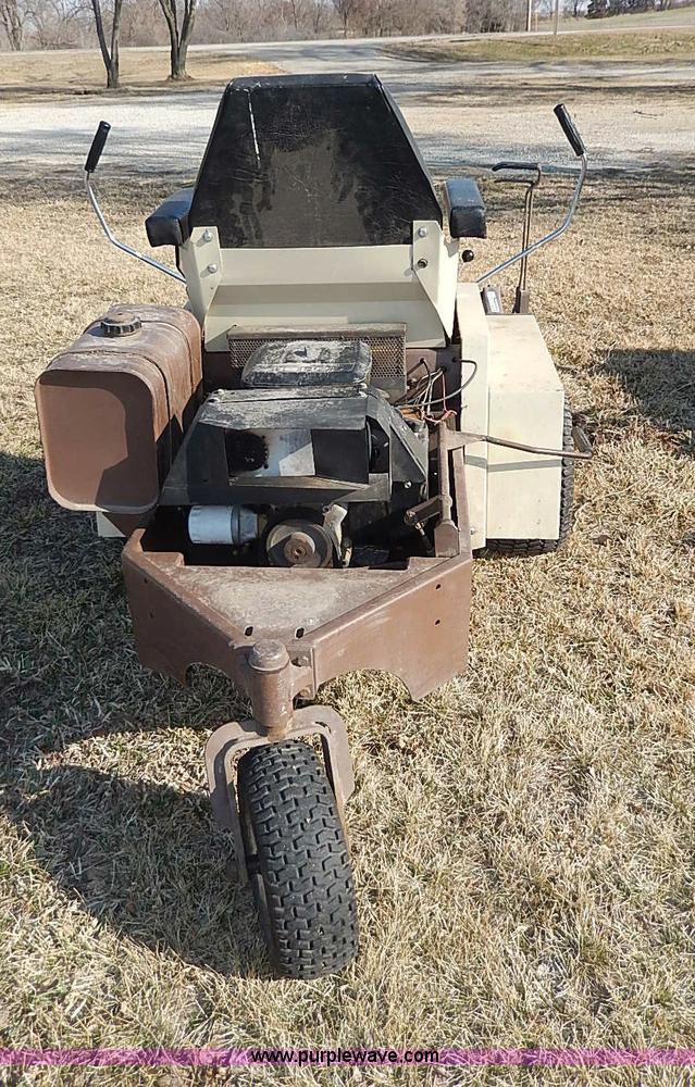 image for item AX9049 Grasshopper 1620 ZTR lawn mower