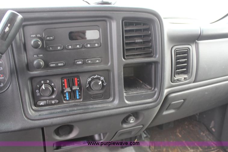 image for item C1920 2007 Chevrolet Silverado 1500 Ext. Cab pickup truck