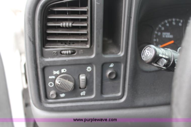 image for item C1920 2007 Chevrolet Silverado 1500 Ext. Cab pickup truck