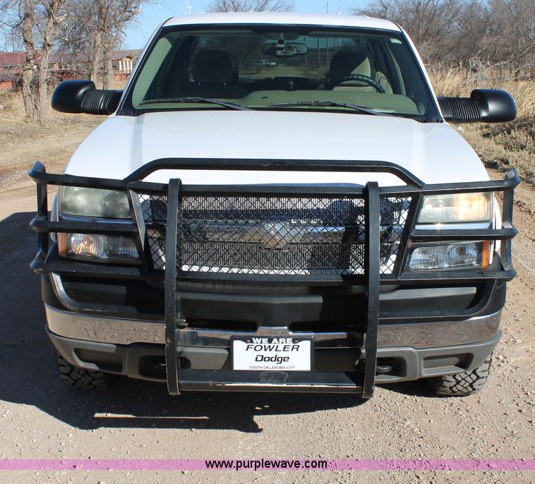 image for item C3731 2004 Chevrolet Silverado 2500HD Crew Cab pickup truck