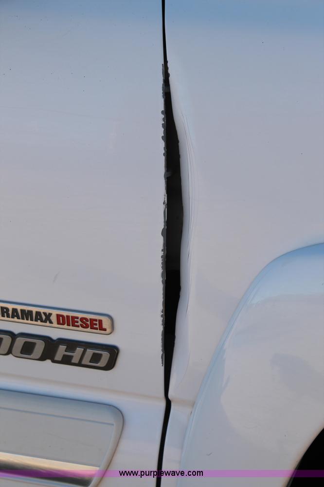 image for item C3731 2004 Chevrolet Silverado 2500HD Crew Cab pickup truck