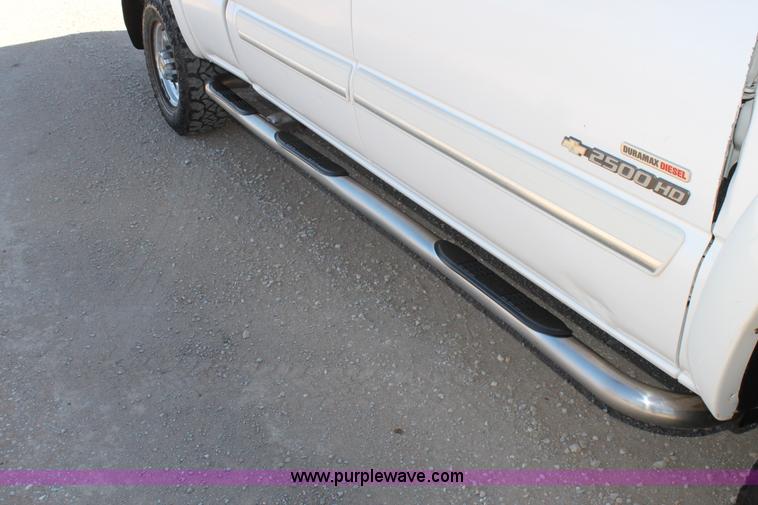 image for item C3731 2004 Chevrolet Silverado 2500HD Crew Cab pickup truck