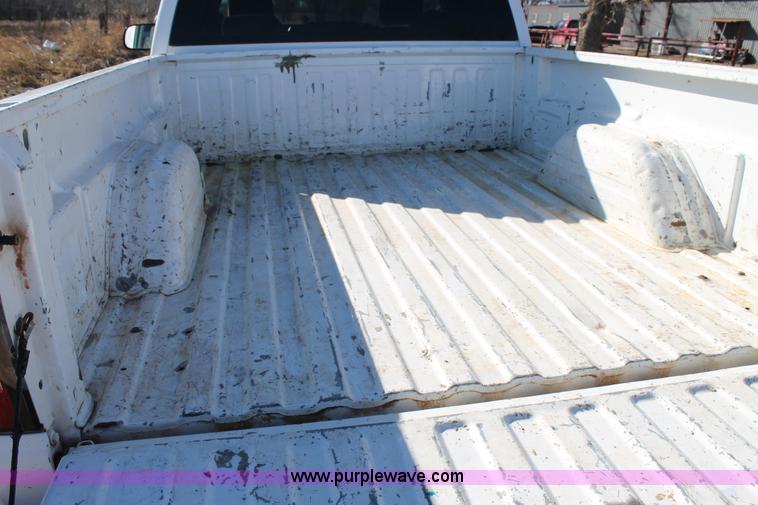 image for item C3731 2004 Chevrolet Silverado 2500HD Crew Cab pickup truck