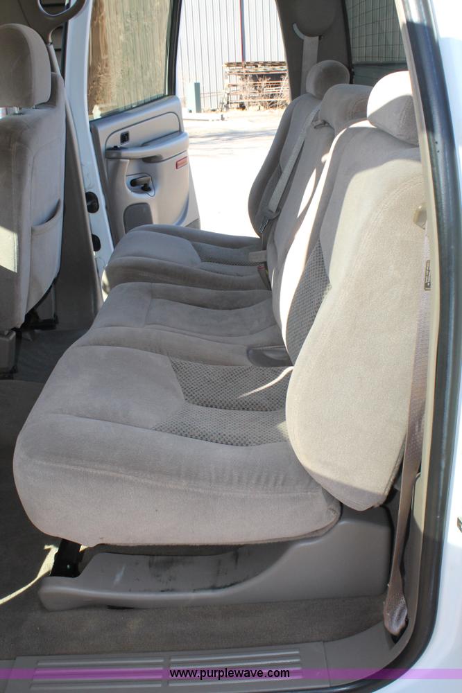 image for item C3731 2004 Chevrolet Silverado 2500HD Crew Cab pickup truck