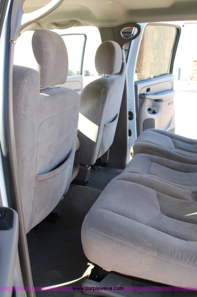 image for item C3731 2004 Chevrolet Silverado 2500HD Crew Cab pickup truck