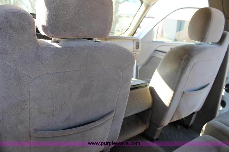 image for item C3731 2004 Chevrolet Silverado 2500HD Crew Cab pickup truck