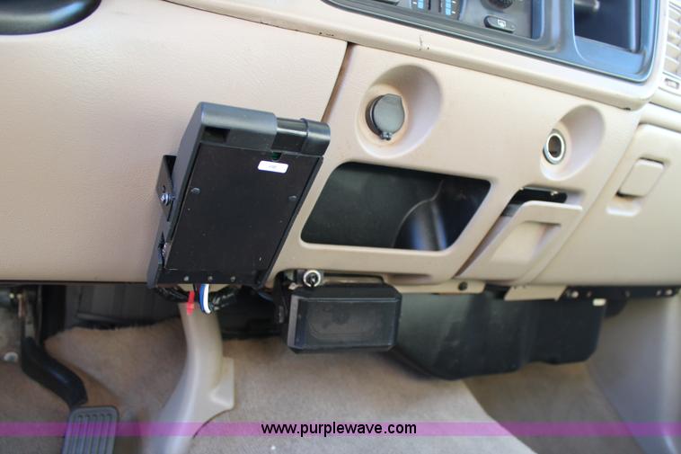 image for item C3731 2004 Chevrolet Silverado 2500HD Crew Cab pickup truck