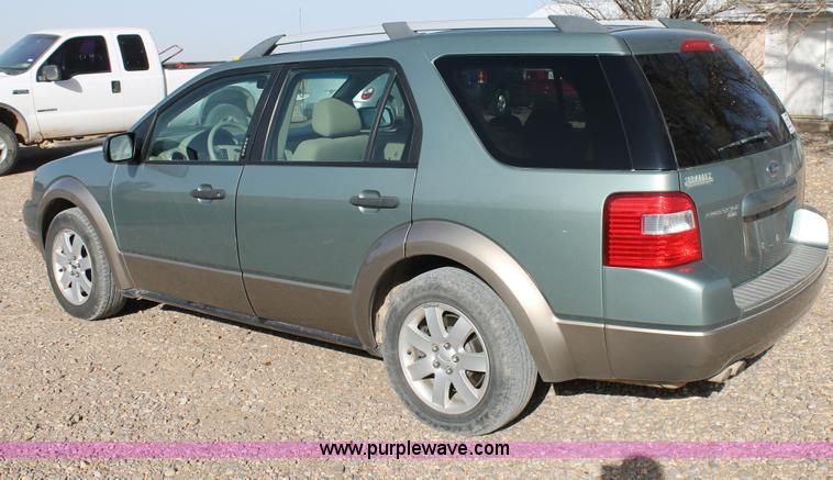 image for item C3780 2006 Ford Freestyle SE van