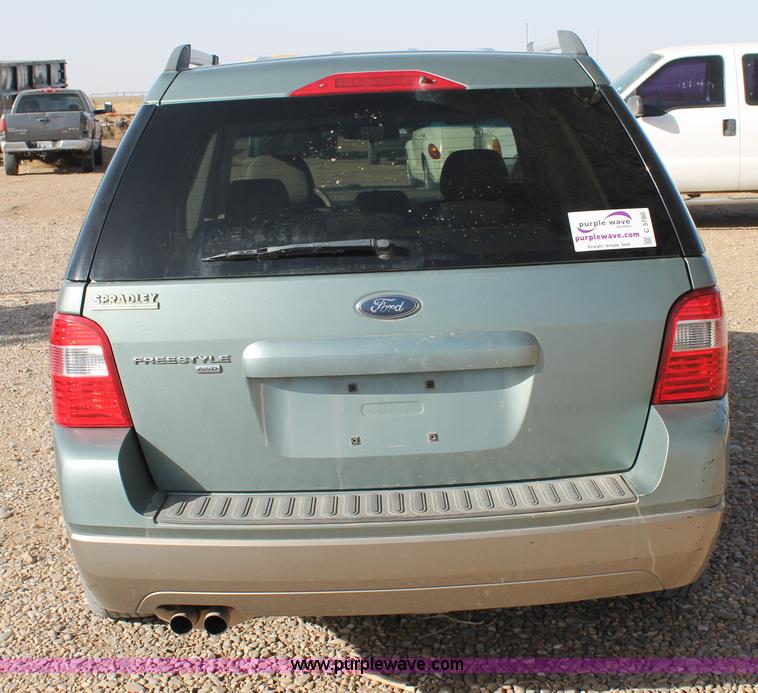 image for item C3780 2006 Ford Freestyle SE van