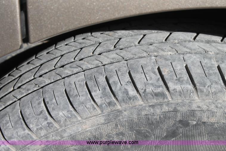 image for item C3780 2006 Ford Freestyle SE van