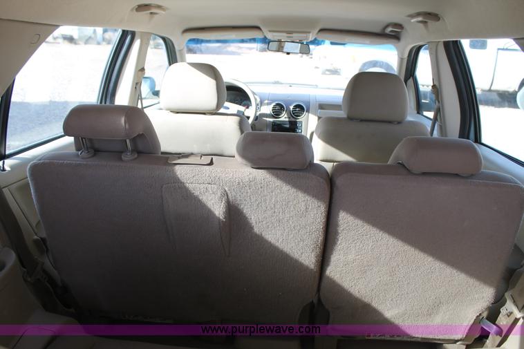 image for item C3780 2006 Ford Freestyle SE van