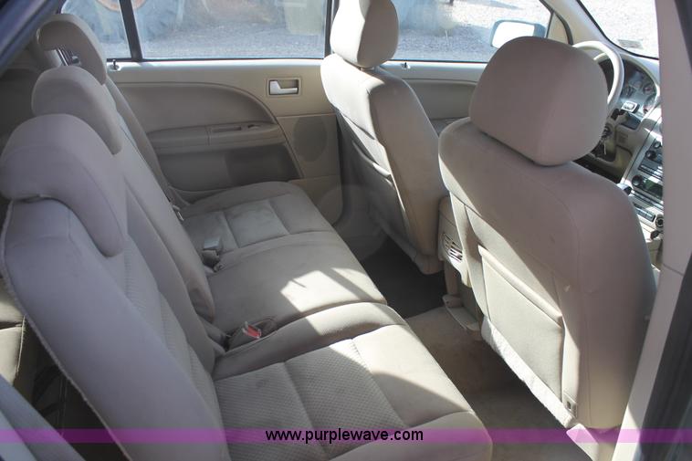 image for item C3780 2006 Ford Freestyle SE van