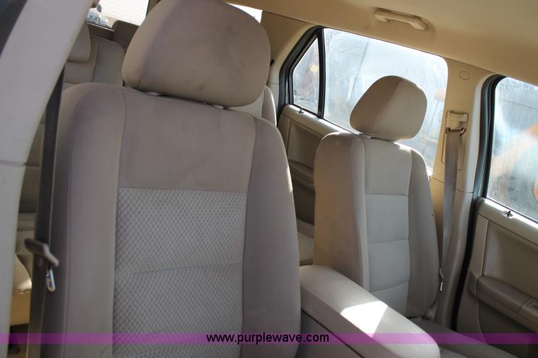 image for item C3780 2006 Ford Freestyle SE van